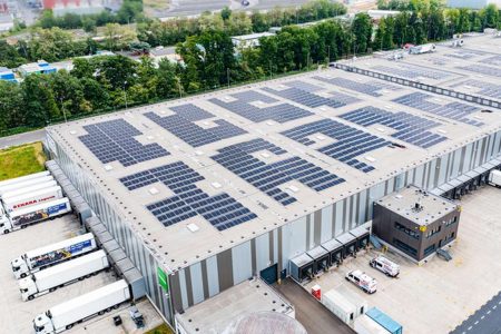 14 Fußballfelder: Metro Logistics erhält Deutschlands größte Solar-Aufdachanlage