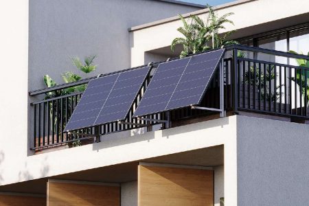 Balkonkraftwerk 800 Watt erlaubt? Das steckt in Habecks Photovoltaik-Strategie