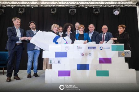 Neue Ära des Kunststoffrecyclings: Carbios legt Grundstein für weltweit erste PET-Biorecycling-Anlage