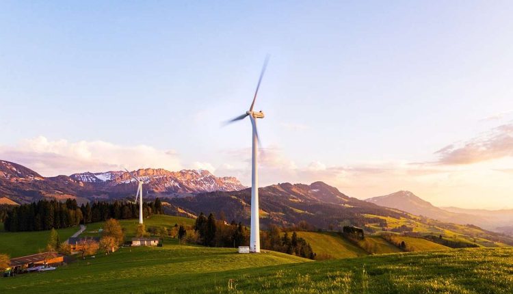 Energiewende Kosten Windräder auf einem Berg