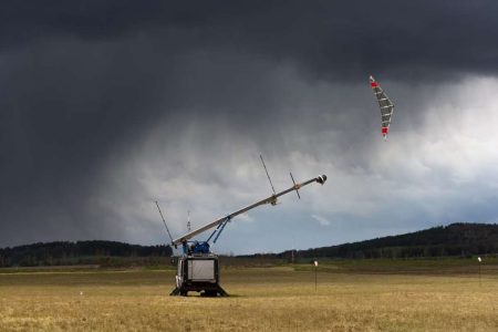 Enerkite verkauft erste Flugwindkraftanlage an Präzisionsfertiger Seipp & Kehl