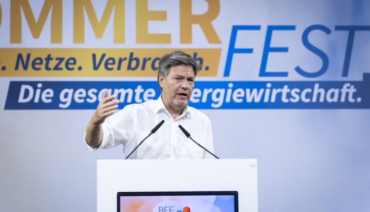 Wie Robert Habeck die populistische Rechte entlarven will