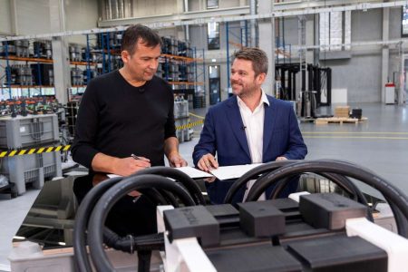 Lagerhäuser für Strom? STRABAG investiert 100 Millionen Euro in Redox-Flow-Startup