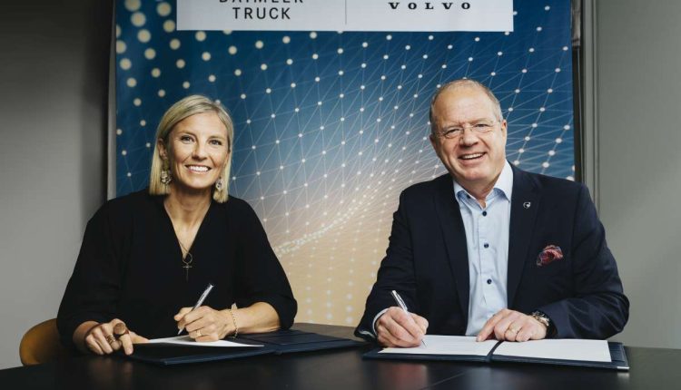 Software-definierte LKW - Joint Venture Damiler und Volvo