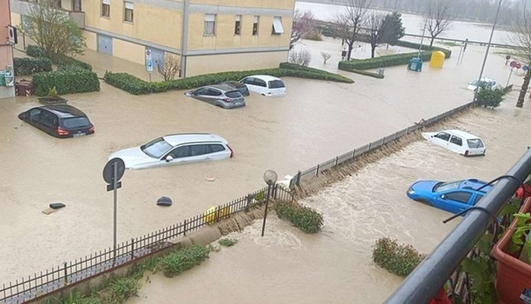 Unwetter Italien Toskana Starkregen Alarmstufe Rot